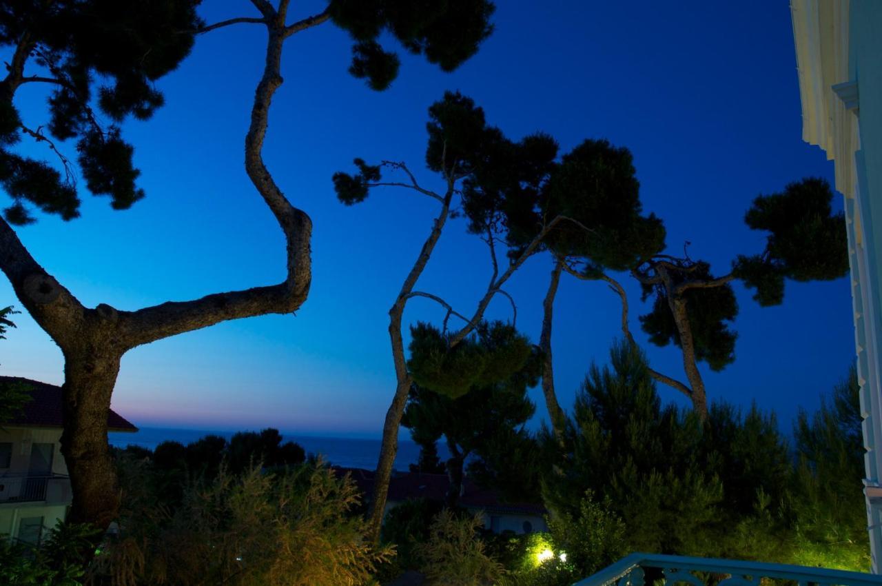 Villa Arlini Пинето Екстериор снимка