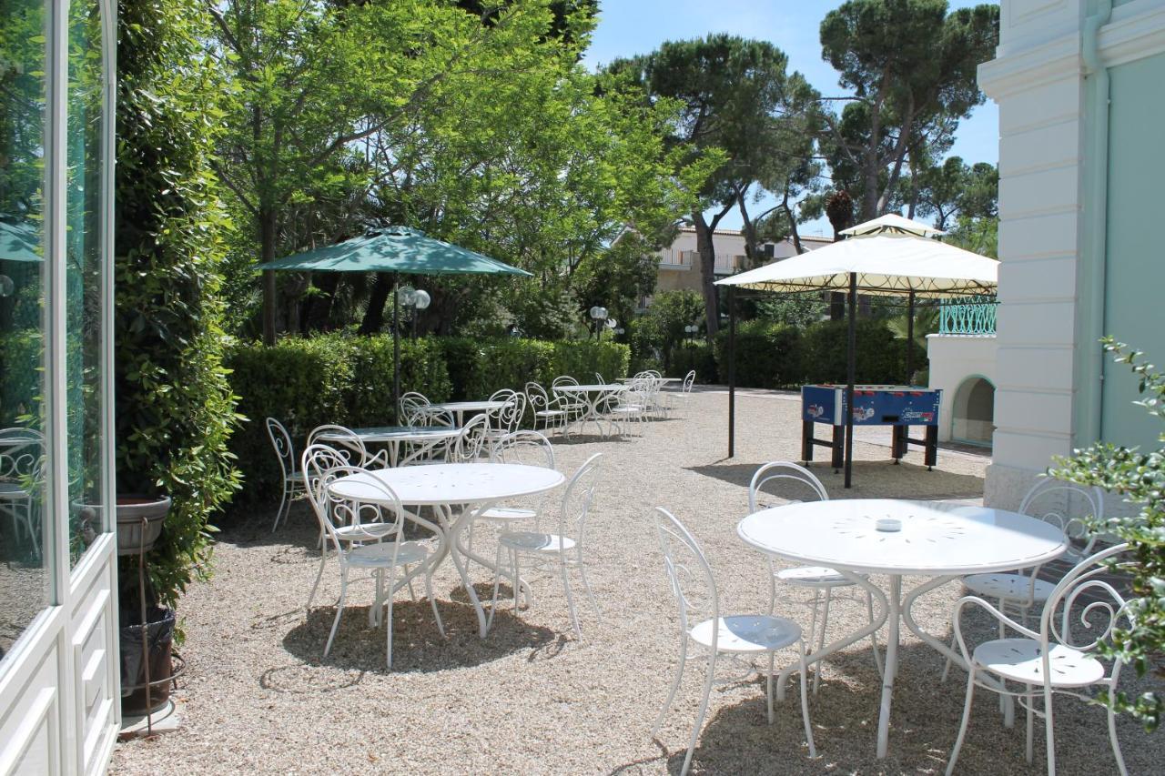 Villa Arlini Пинето Екстериор снимка